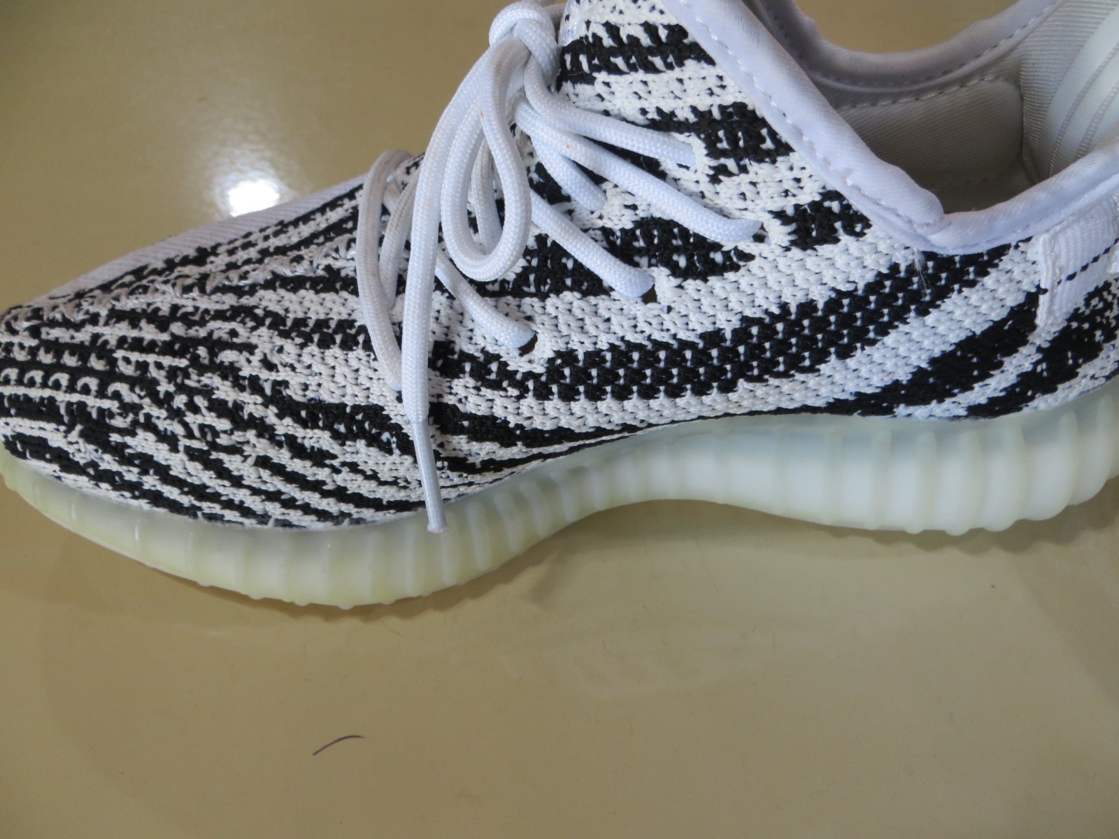 Size 6.5 – adidas Yeezy Boost 350 V2 Low Zebra