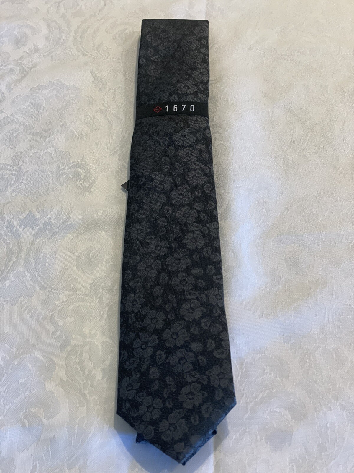 1670 Black Floral Slim Tie Style 16C7-3016