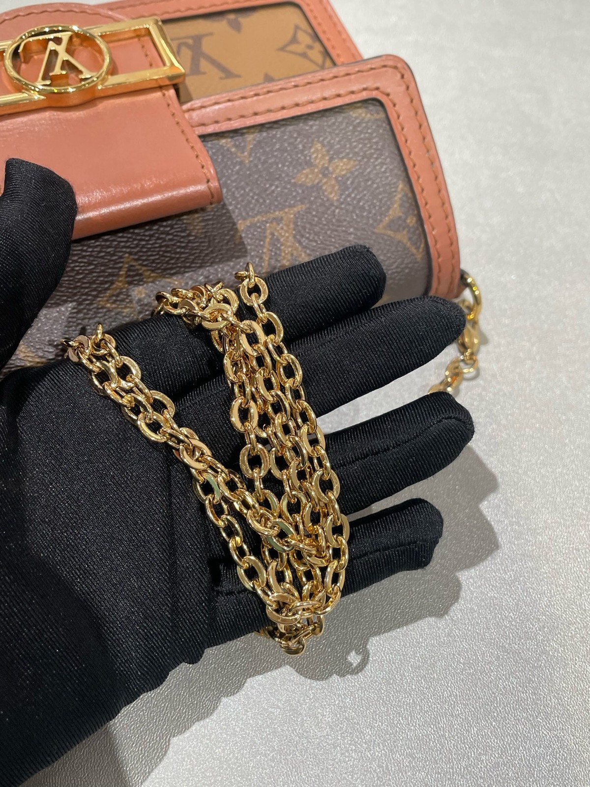Louis Vuitton Pre-Owned Authentic Dauphine Chain Bag M68746 18.5 x 12 x 5