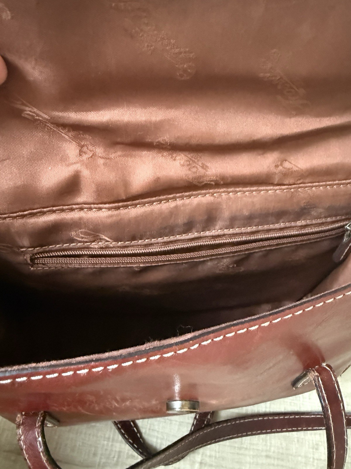 Fossil Brown Shoulder Bag Magnetic Flap Buckle Accent Gold Hardware Lined