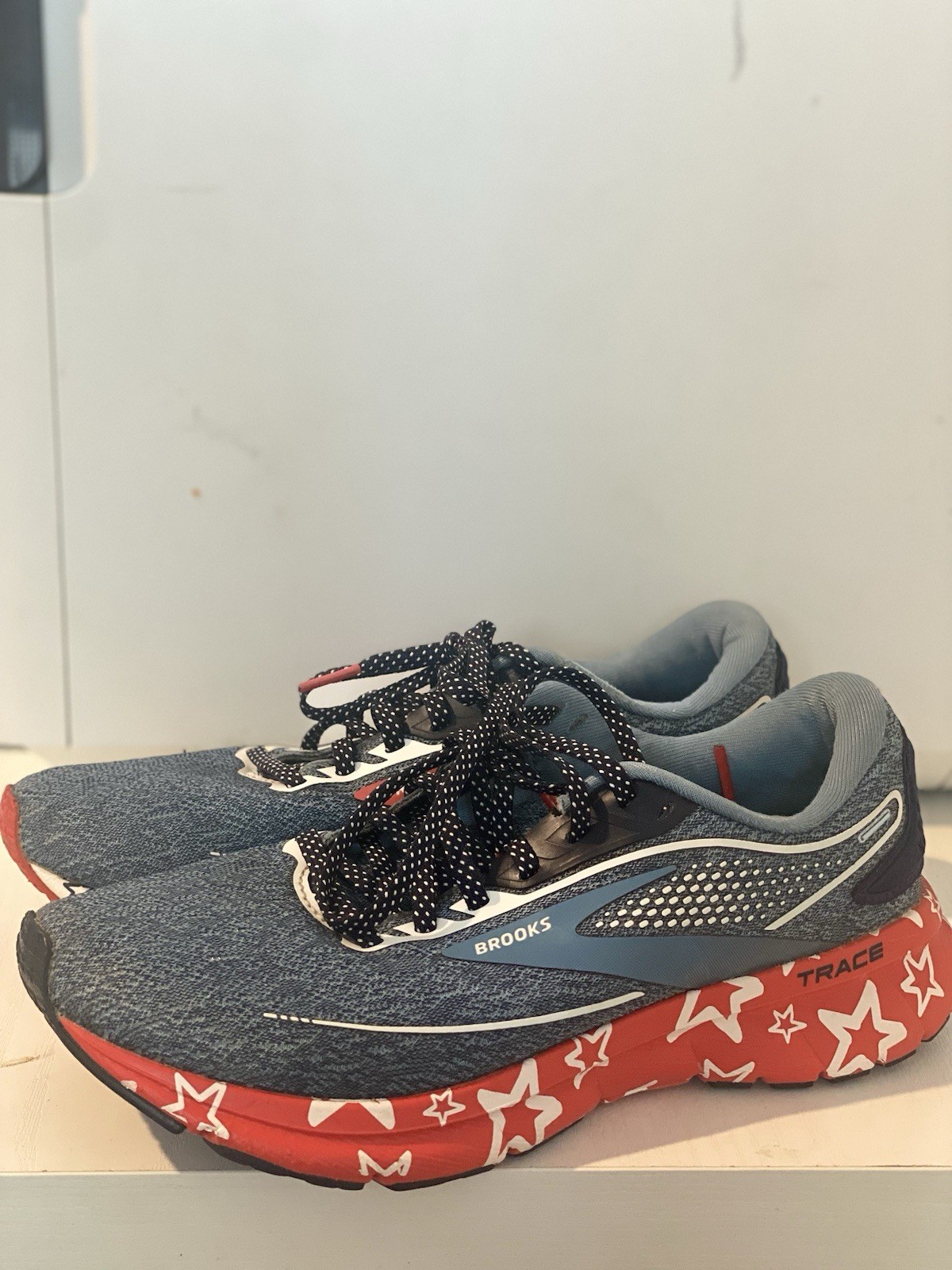 Brooks Womens Trace 2 Running Shoes Size 6.5 USA Stars Fourth Of July Americana