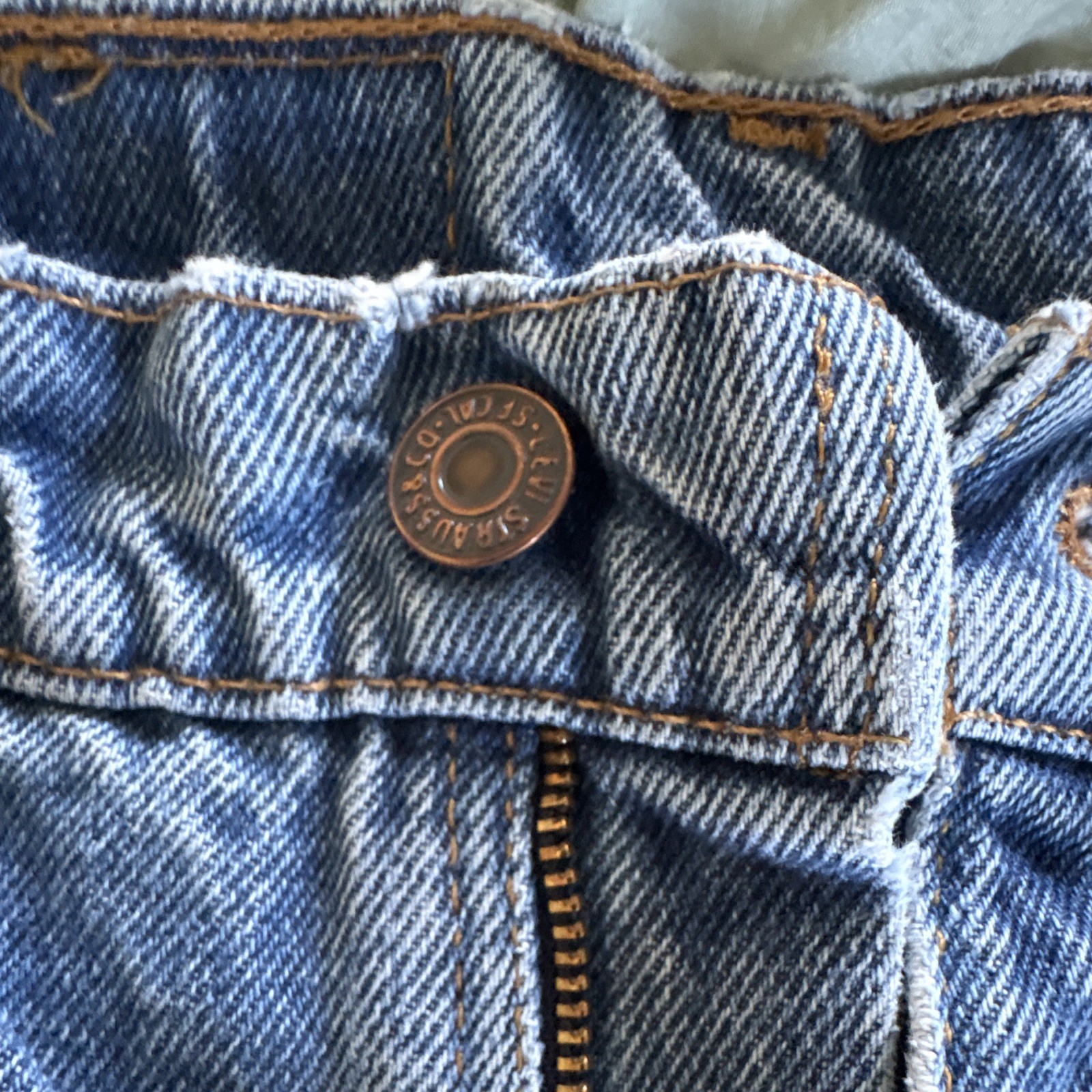 Vintage Orange Tag Levi’s Men’s Relaxed Fit Tapered Leg Jeans Medium Wash Blue