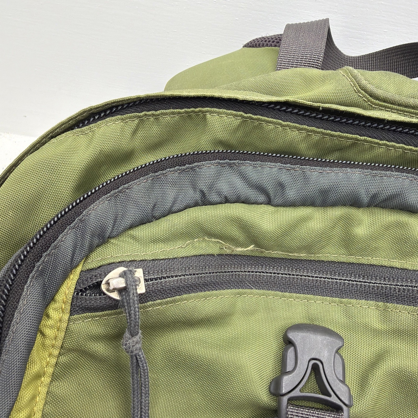 THE NORTH FACE RECON GREEN BACKPACK