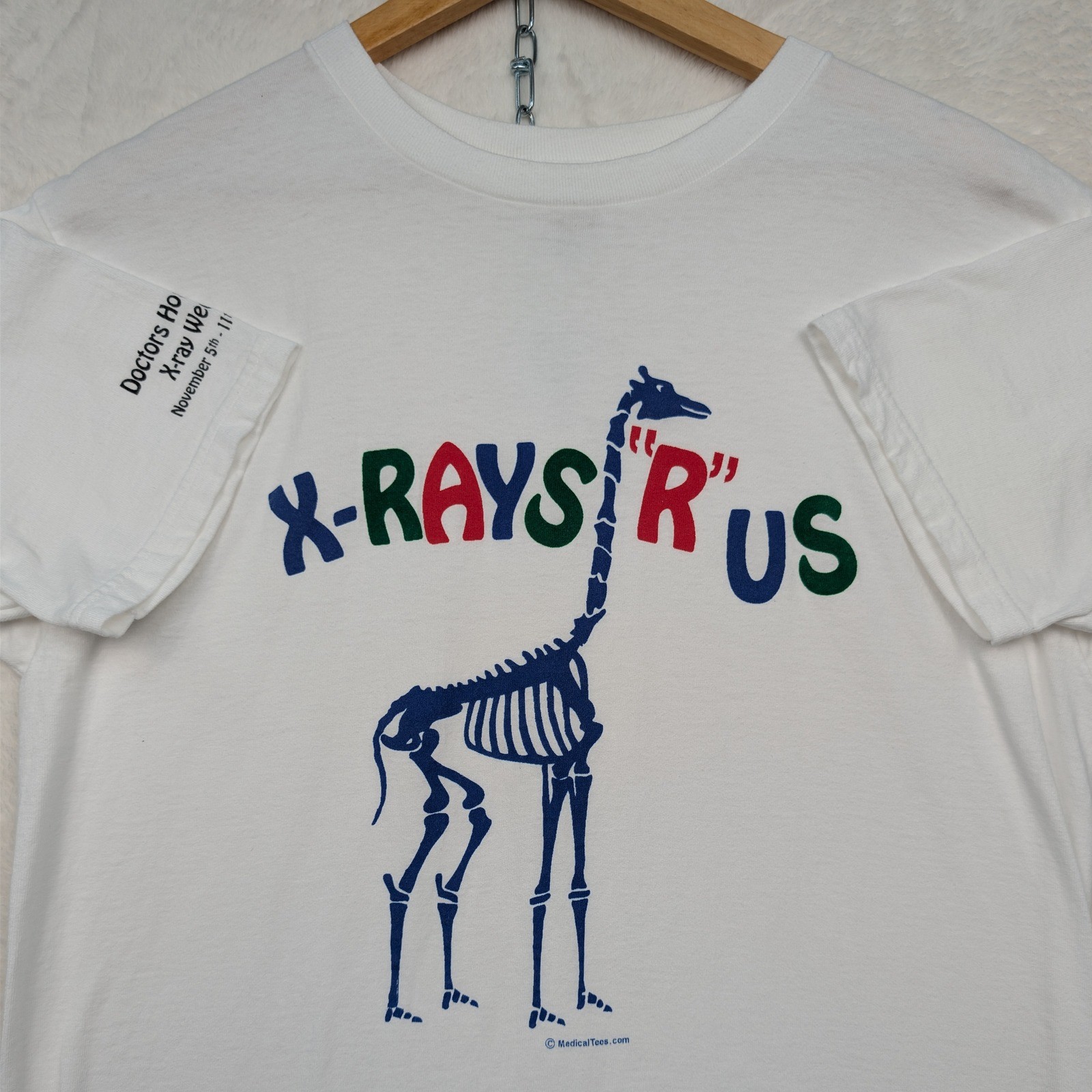 VTG X-Rays R Us T-Shirt Men’s Large White Giraffe Medical Toys R Us Parody 90s