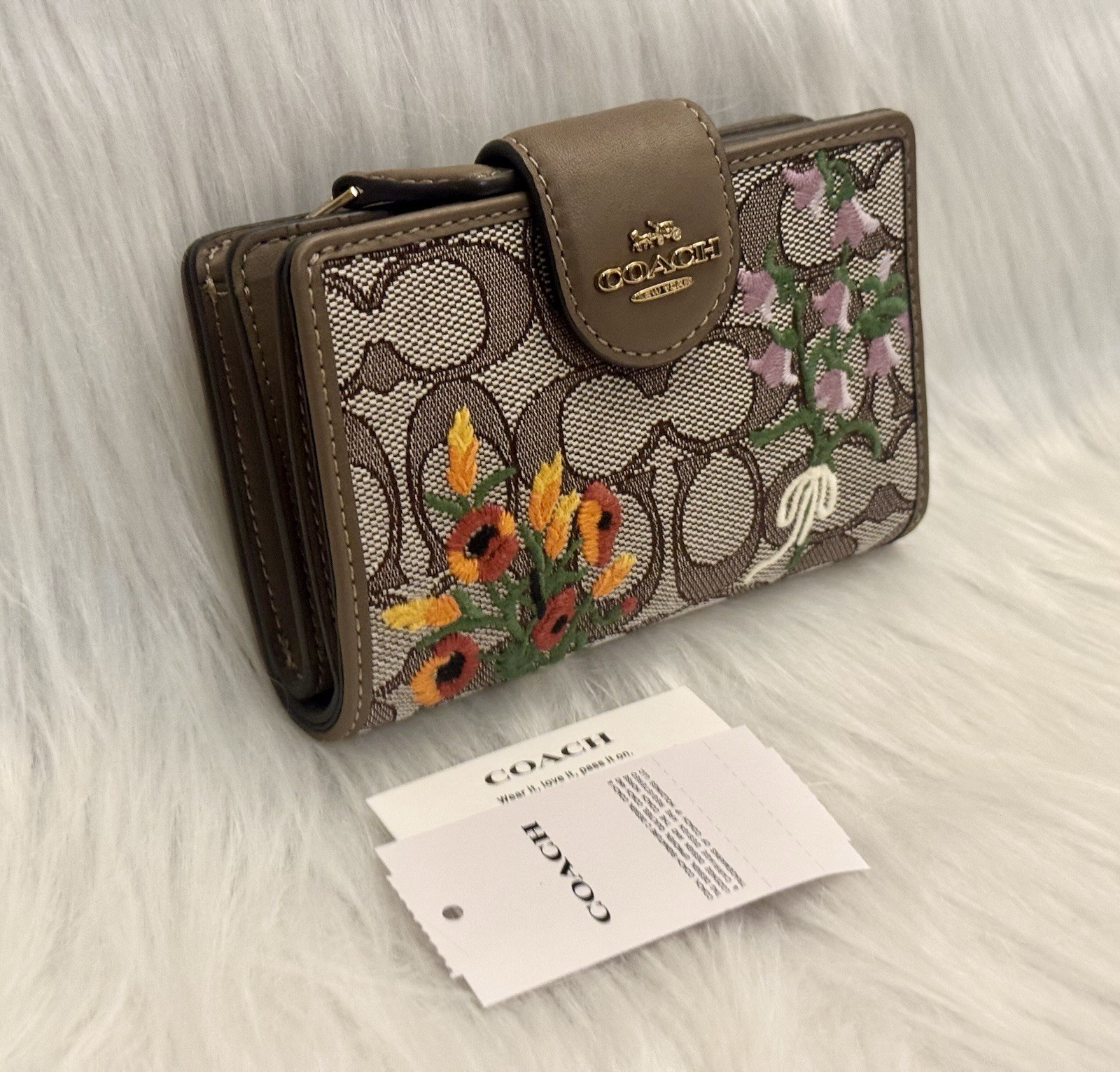 NWT COACH CEC32 Medium Corner Zip Wallet Signature Jacquard w Floral Embroidery