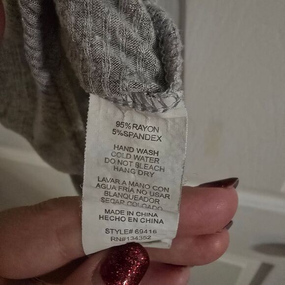 Ambiance Gray Mock Neck Ribbed BodySuit – Size Medium