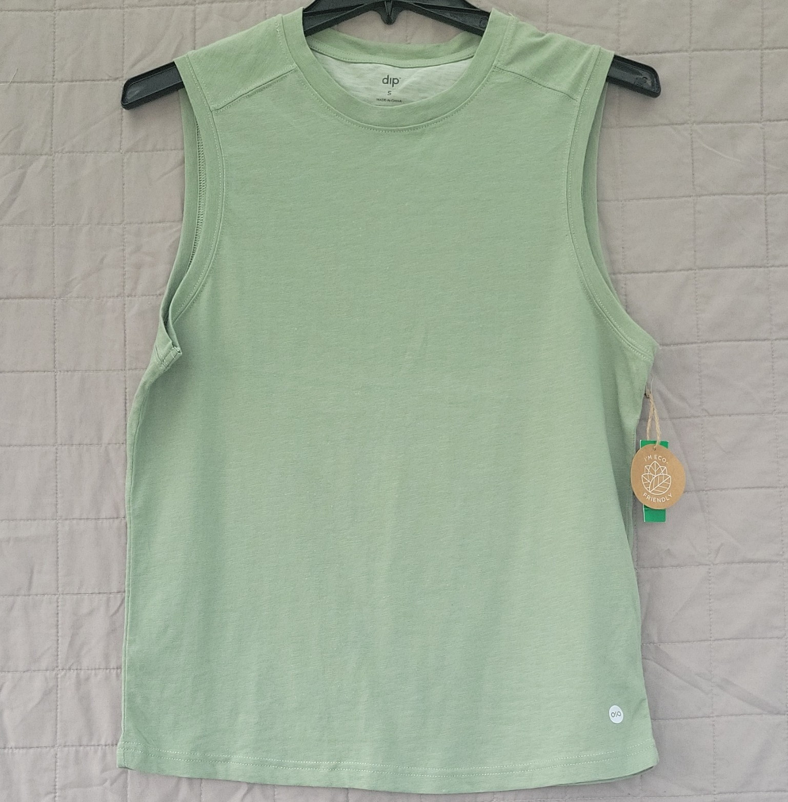 dip Men’s Green Crew Neck Sleeveless Lightweight Athletic Tank Top Size S