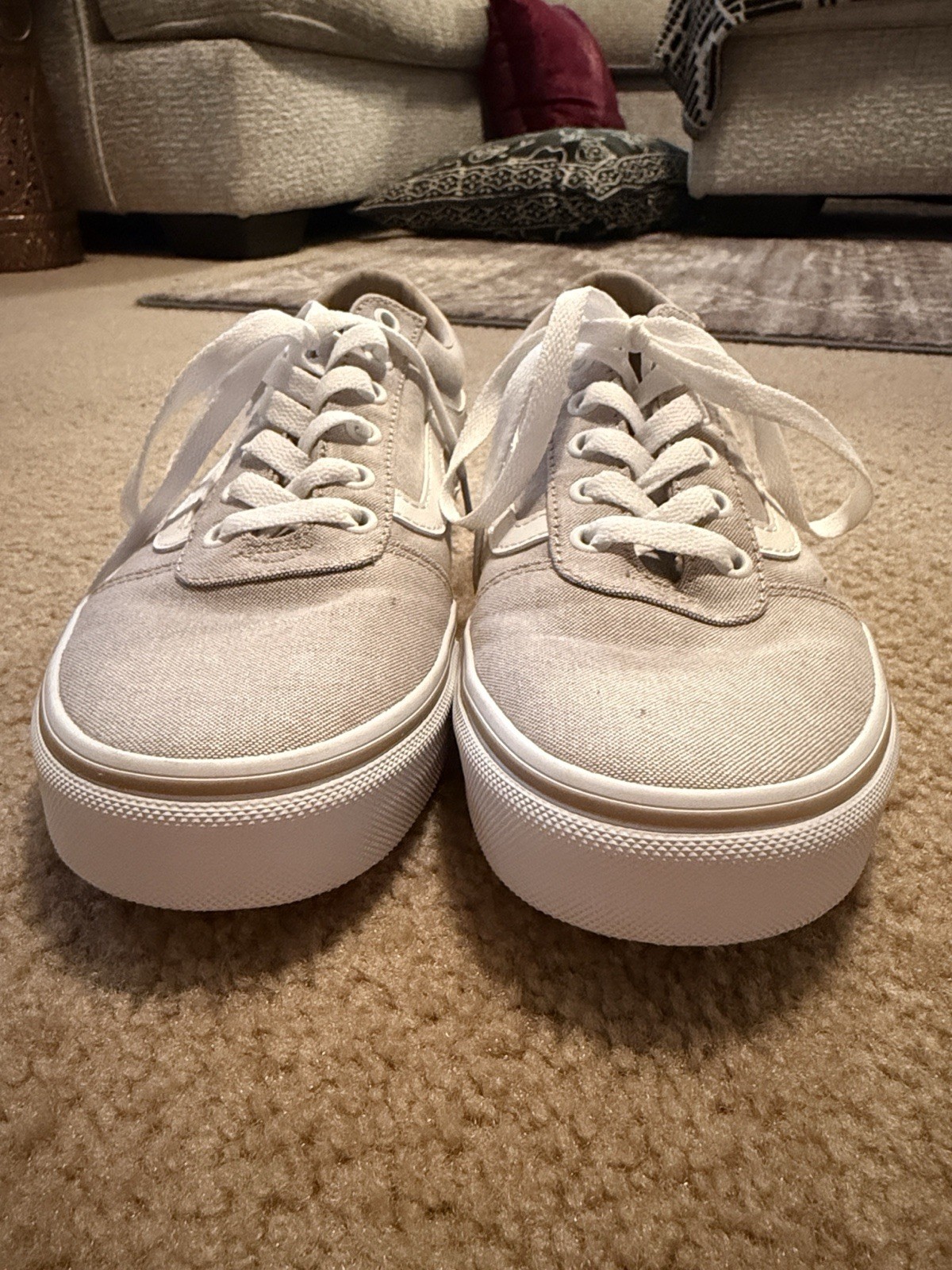 Women’s Vans Ward Lo Sneakers Size 10 Taupe And White