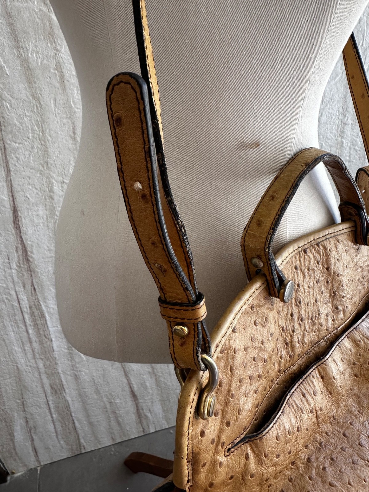Furla handbag/shoulder bag in beige ostrich-embossed leather