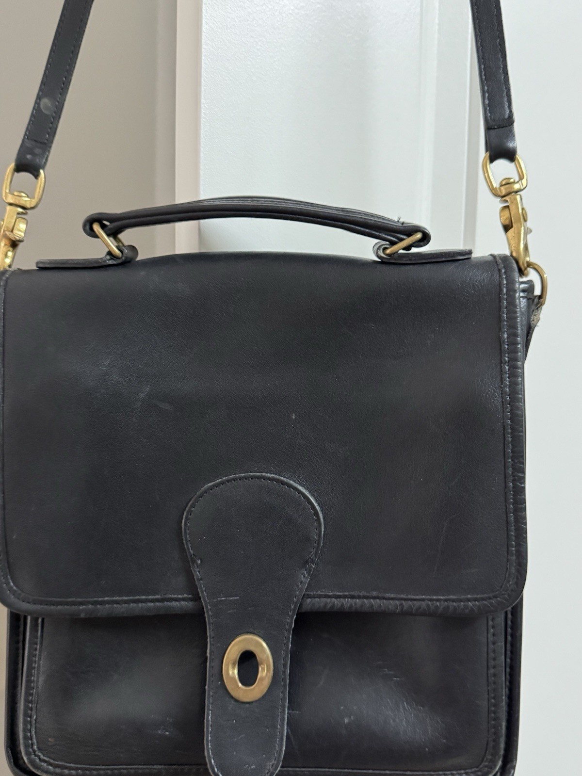 Coach Black Crossbody Bag Turn Lock Top Handle Gold Hardware Detachable Strap
