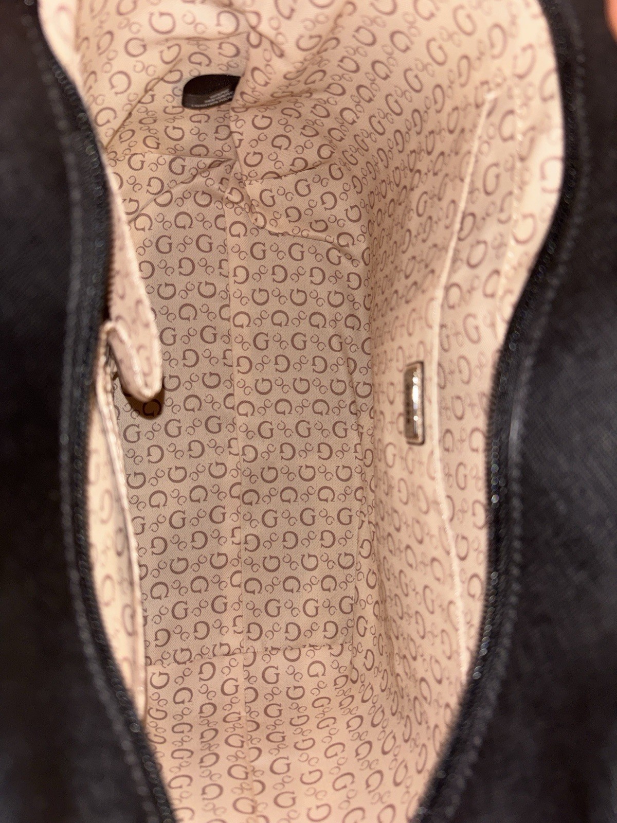 GUESS Black & Gray Monogram Tote Shoulder Bag Zip Top Logo Charm