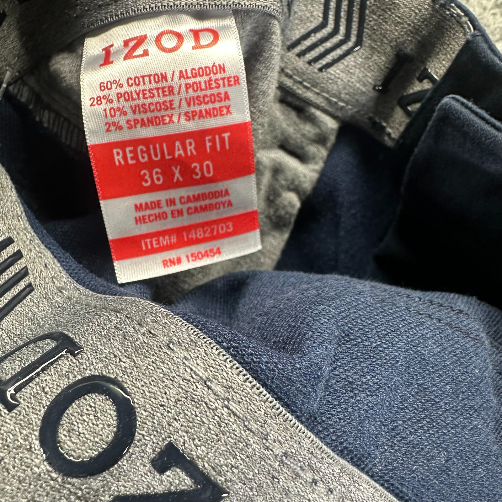 Izod Jeans Mens 36×30 Blue Cotton Denim Straight Leg Workwear Travel Stretch
