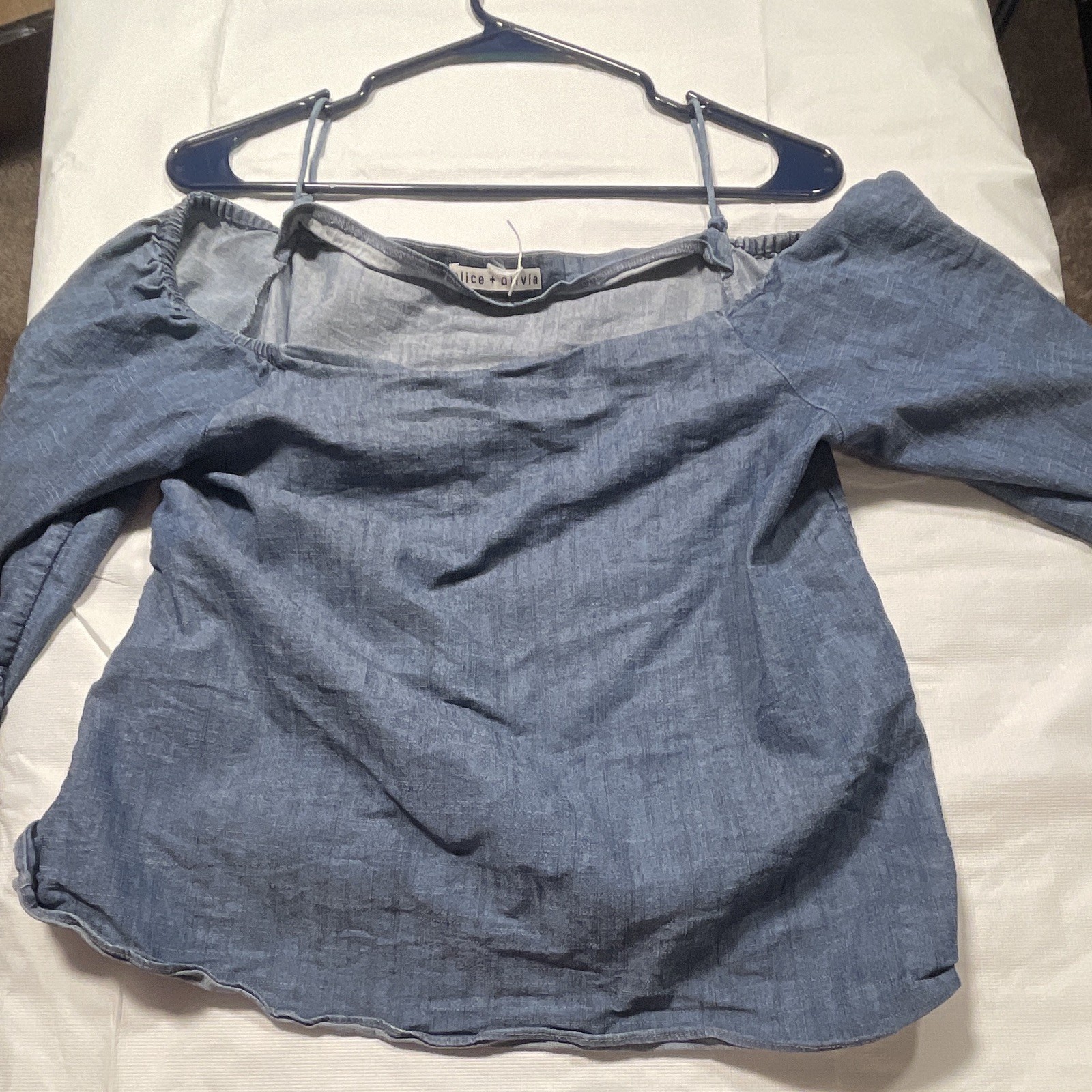 alice + olivia Women’s XS Blue Off-Shoulder Puff Sleeve Denim Blouse Dry Clean