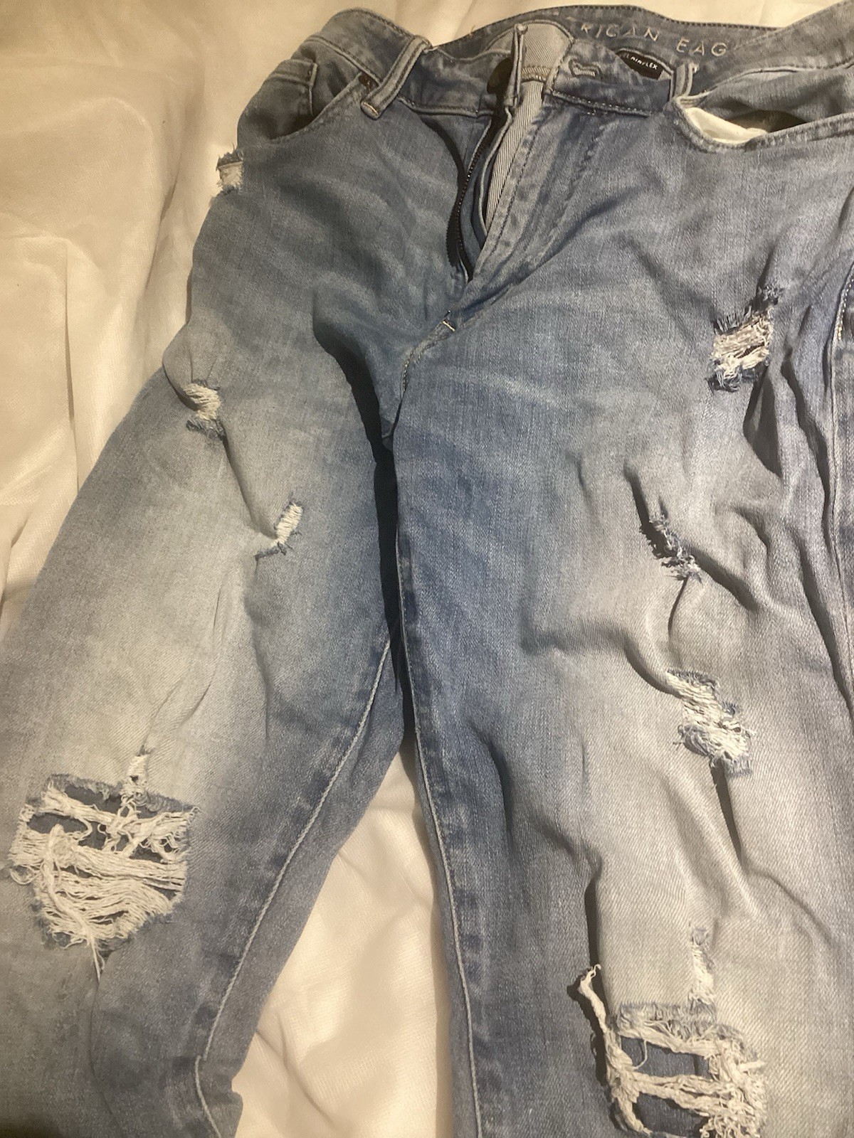 American Eagle Men’s Next Level Air Flex Slim US 33×32–Light Blue -Distressed