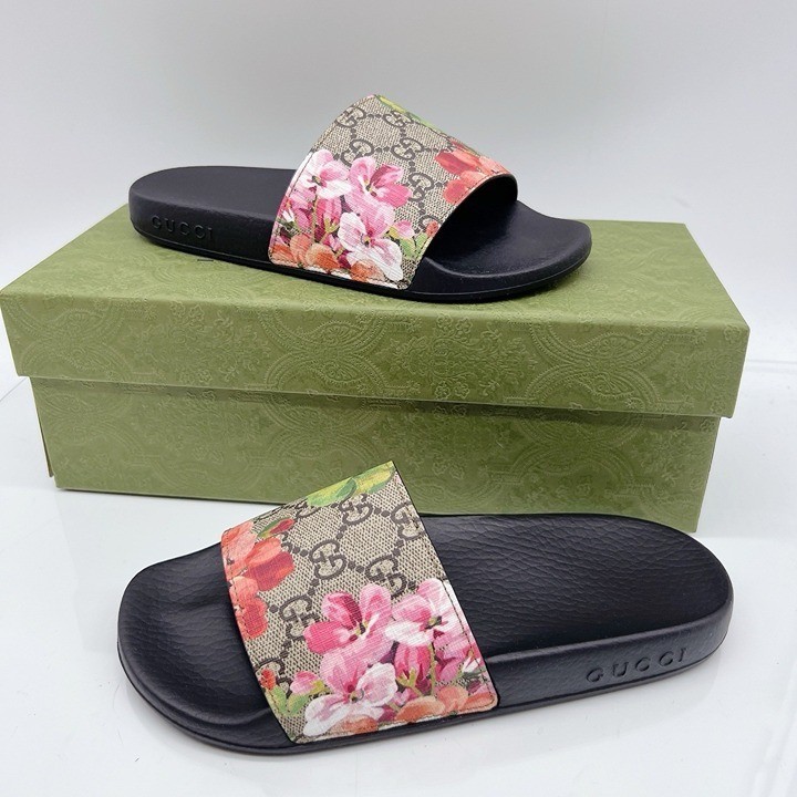 Gucci GG Bloom Supreme Floral Slides Sandals Womens EU 37 US 7- Authentic