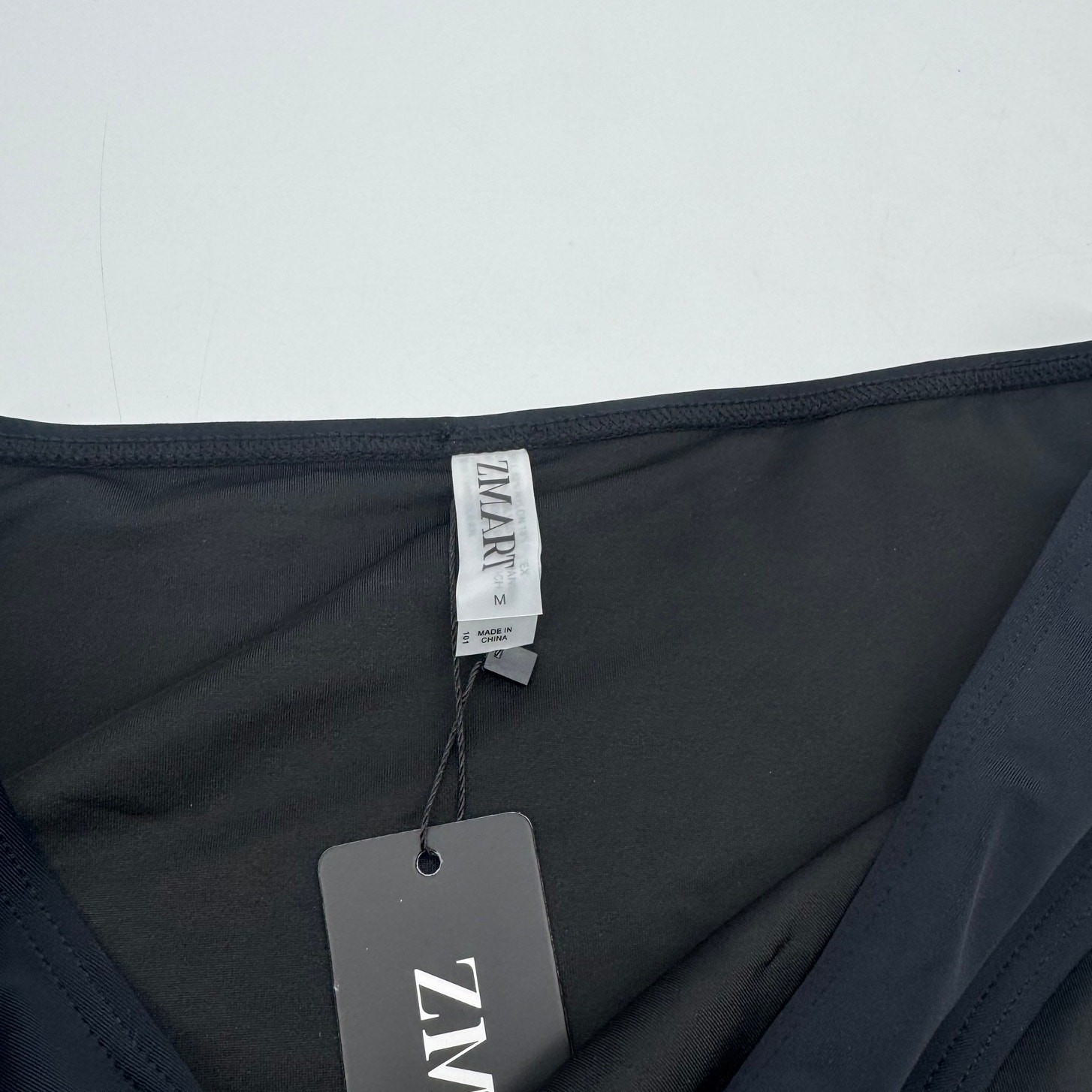 Zmart Women’s Medium Black Mid Rise Swim Bikini Bottoms Swimwear NWT