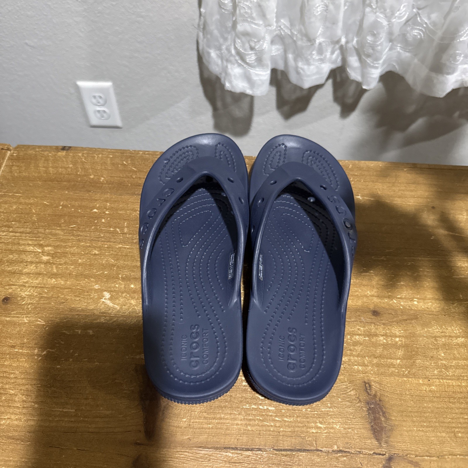 Crocs Adult Baya II Flip Flop Sandals 8W/6M Navy -Worn Twice