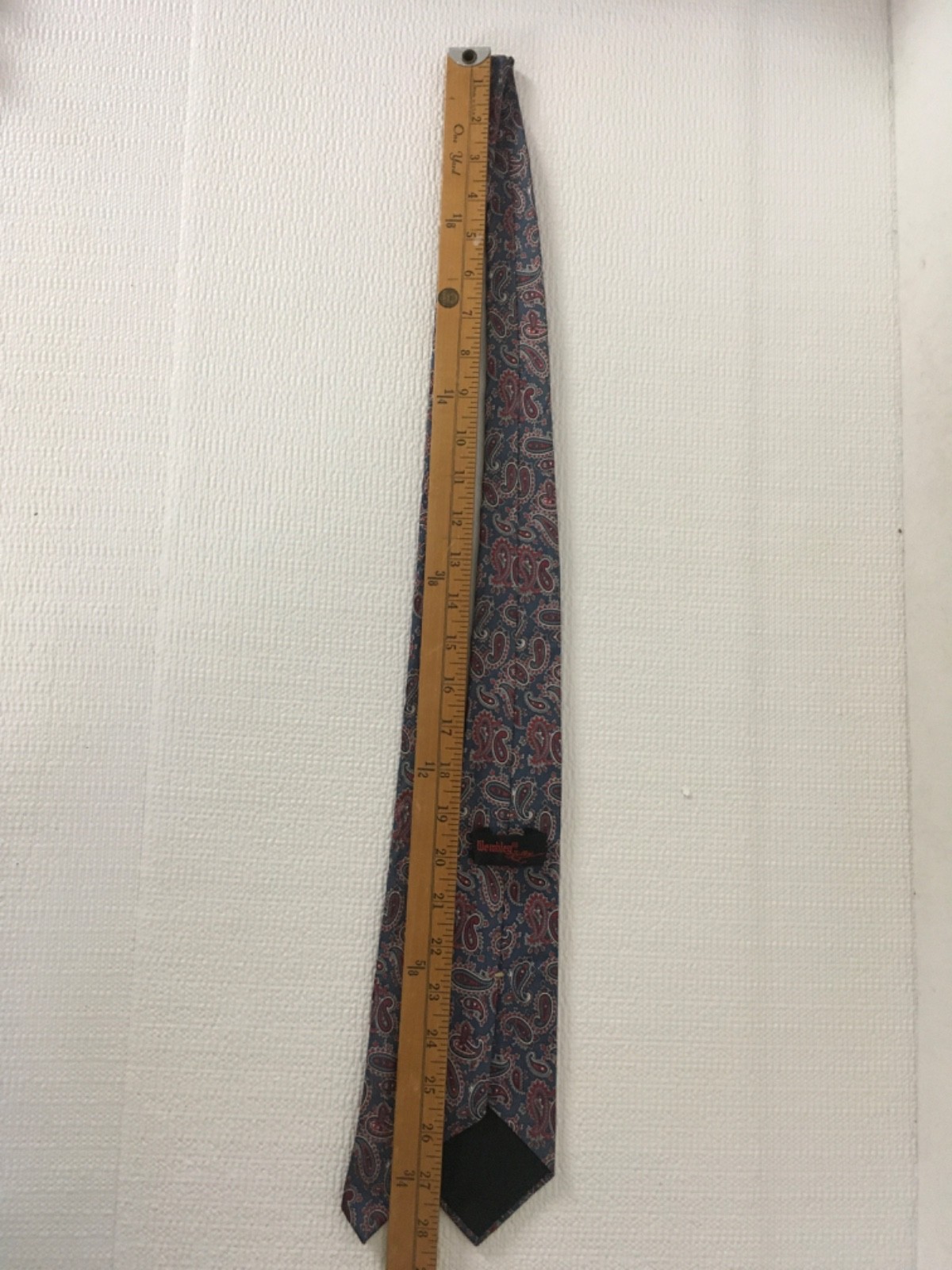 Wembley Silks Neck Tie Dark Blue Red White Paisley Silk 3.25 in Wide 57 in Long