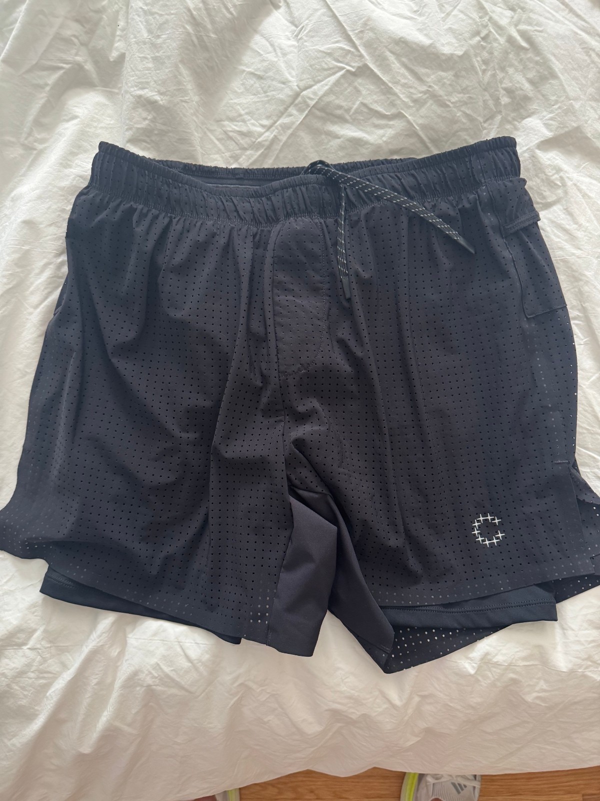 Mens Currently Running M2 Pro 5” Lined Short – Black – Small. Worn 2x only!