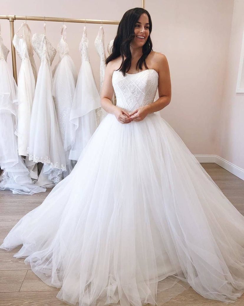 Classic Wedding Dresses Sleeveless A Line Tulle Sweep Train Bridal Gowns