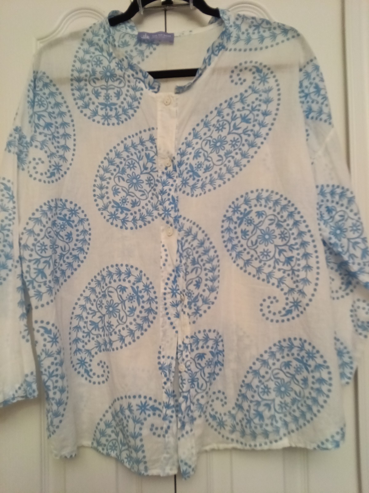 Life is Good Women’s White Blue Paisley Button Front Basic Blouse 3/4 Sleeve OS
