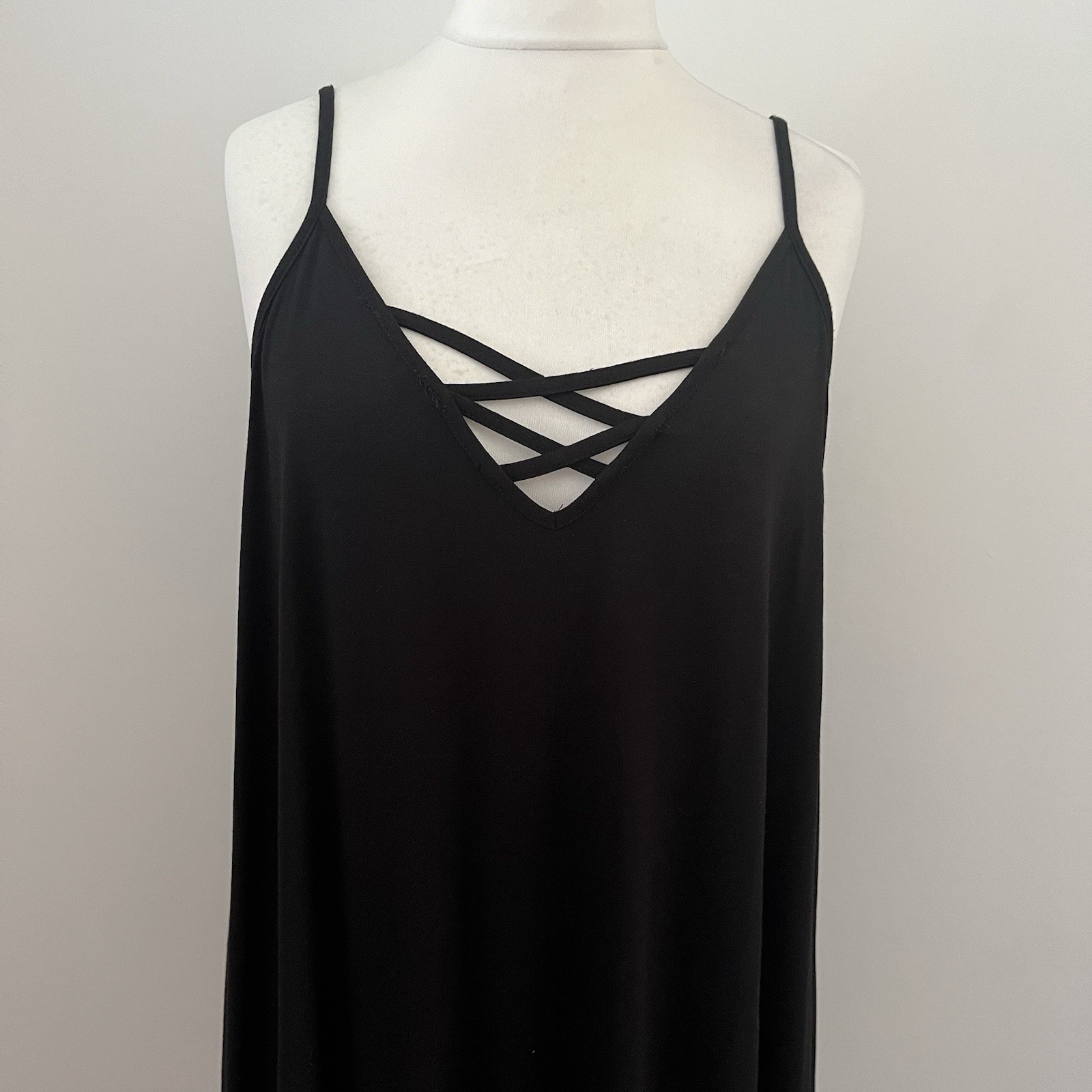 Yours Size 22/24 Black Sleeveless Tunic Top Criss Cross Front Summer Beach