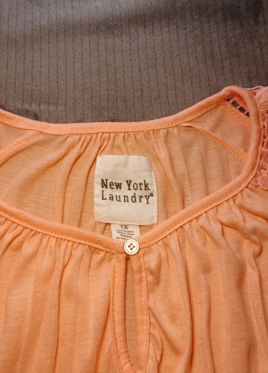 New York Laundry Peach Women V-Neck Crochet Yoke Pullover Blouse Short Sleeve 1X