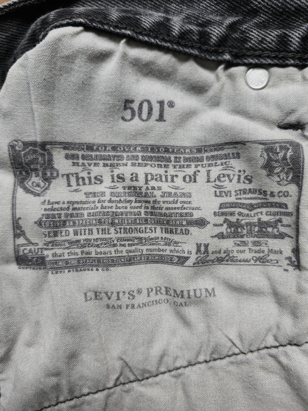 Levi’s Women’s 501 ’90s Jeans – Black Wash | Button Fly | Good Condition W23 L32