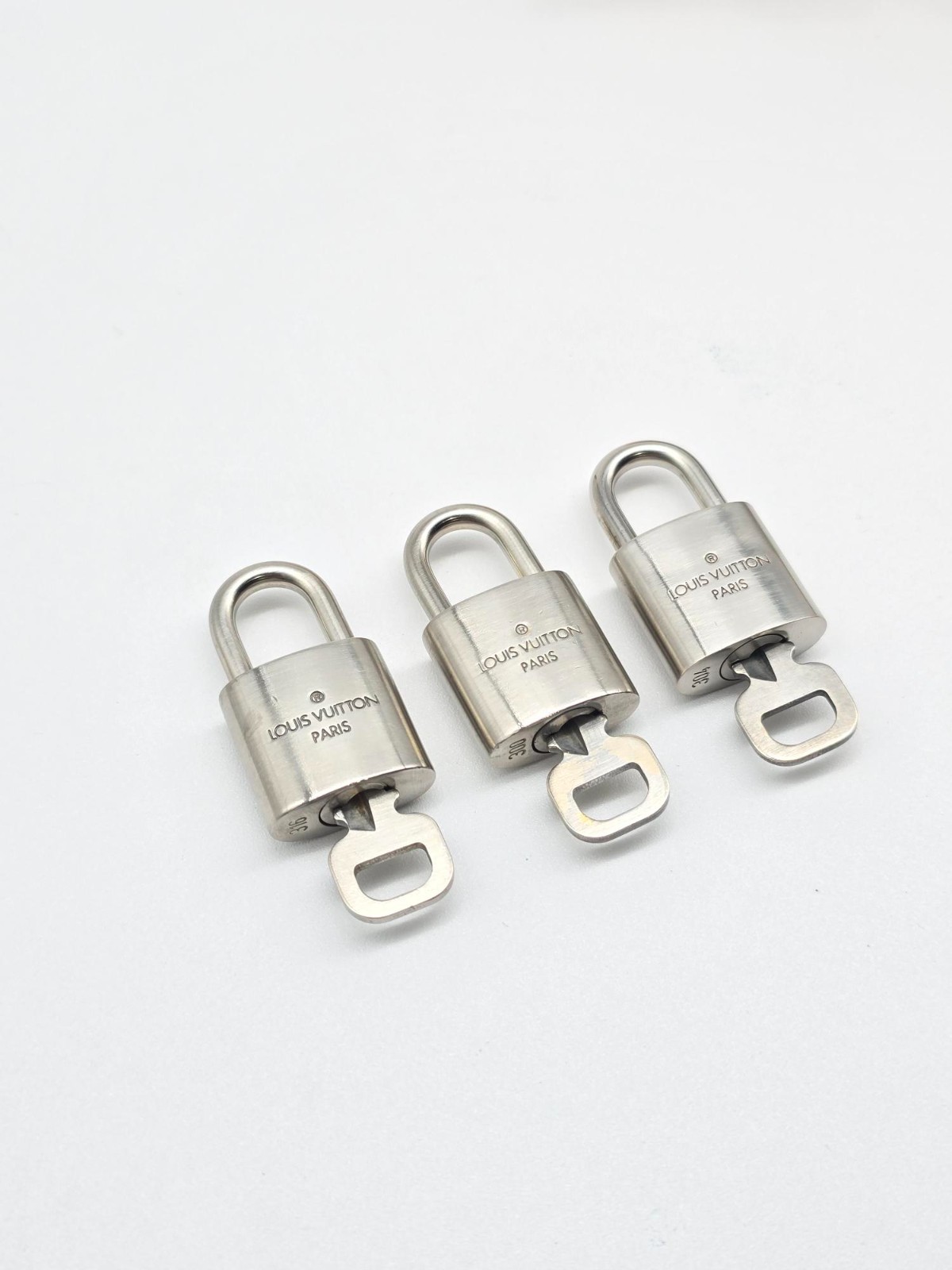 Authentic 1 Louis Vuitton Silver Padlock Lock & 1 Key LV Bag Luggage Accessory