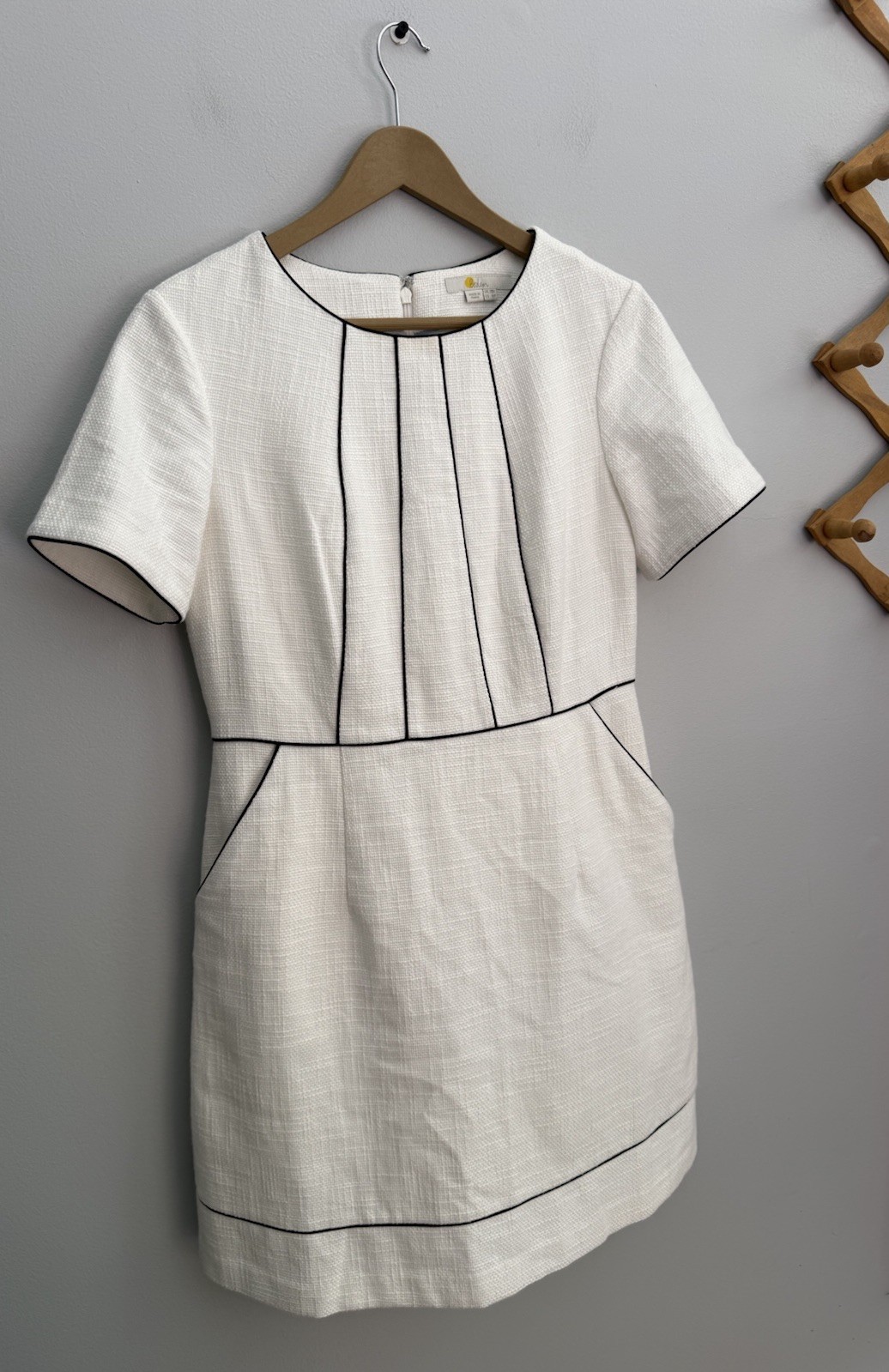 Boden Jane Woven Textured Sheath Dress Size 8 P White W/ Black Piping Pockets