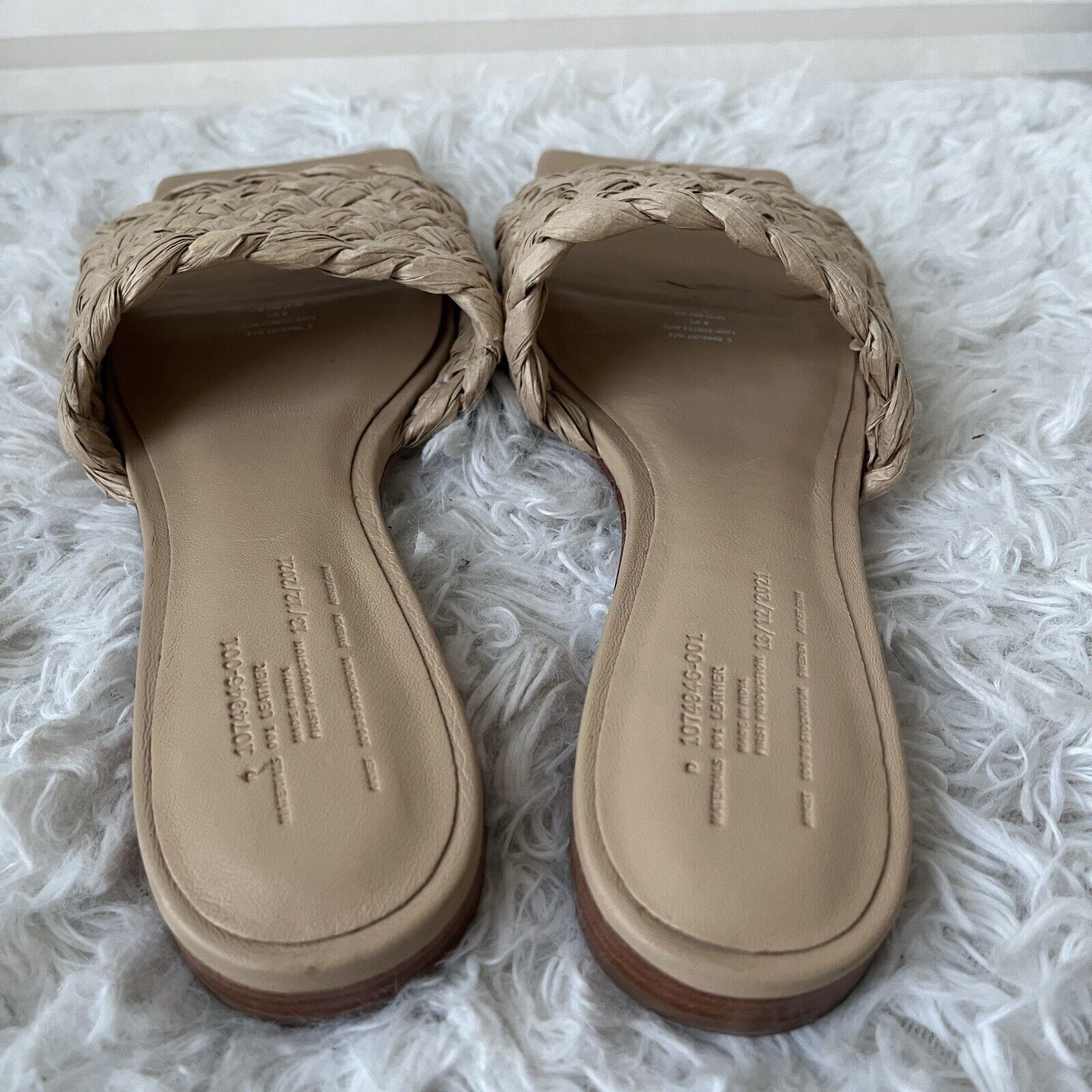 Arket Braided Straw Slides Sandals Size US 9.5 square shape toe leather insoles.