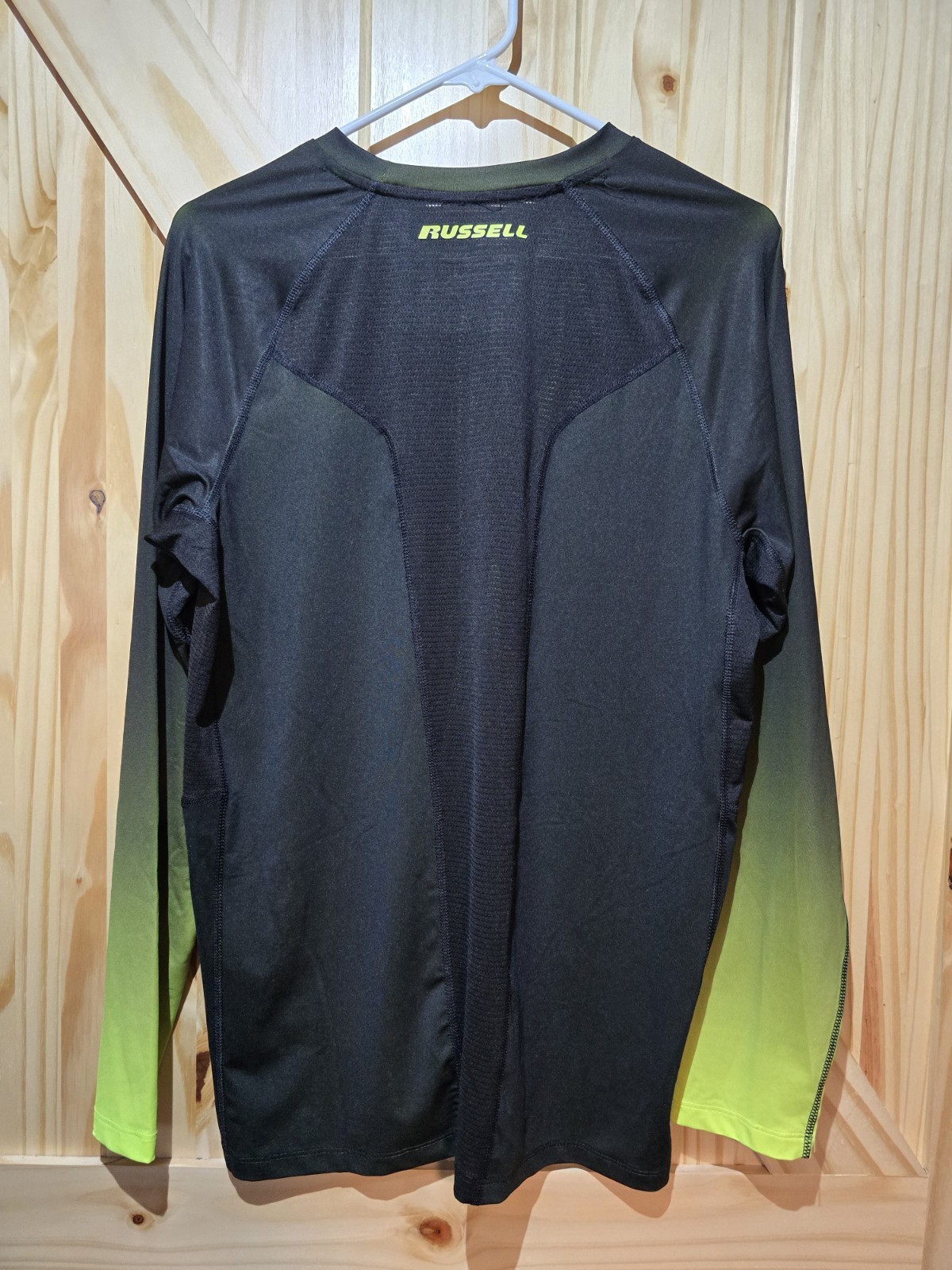 Russell Dri-Power 360 Breathable Odor Resistant Men’s L Long Sleeve Crew Tee