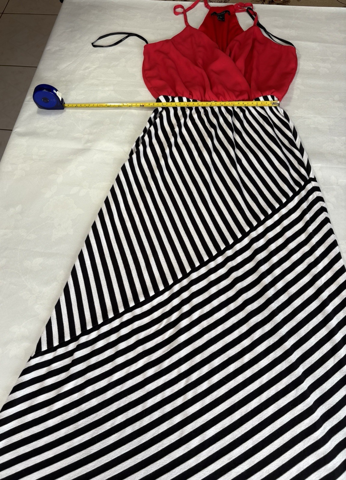 FOREVER 21 Women size Small /Red Black White Striped Maxi V-Neck Spaghetti Strap