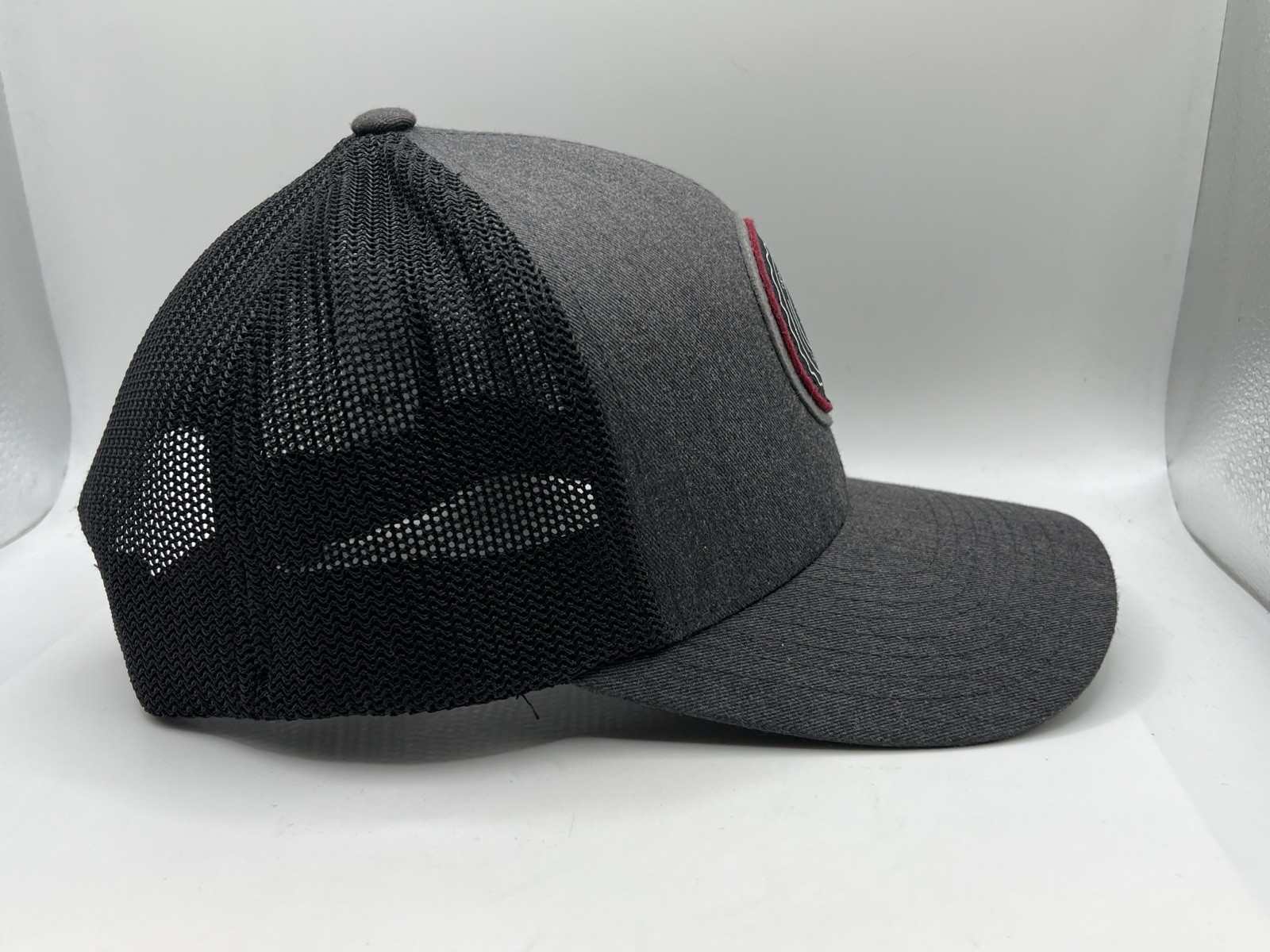 Travis Matthew Golf Hat FlexFit Tech 110 Gray Trucker Mesh Snapback Baseball Cap
