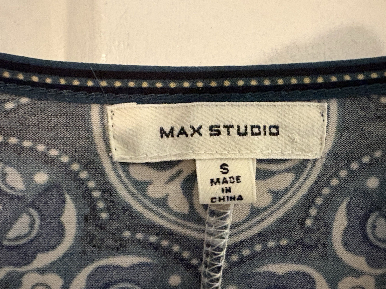 Max Studio Women’s Small Dress U Neckline Long Slv with Flutter Ends Blue Print