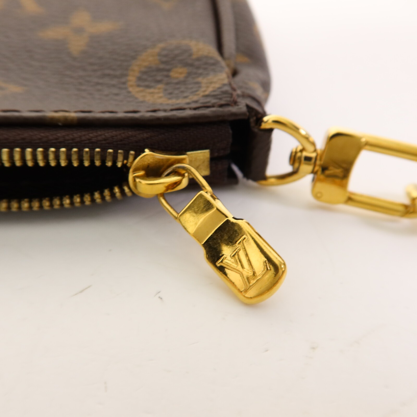 LOUIS VUITTON LV Multi Pochette Accessoires 2 Way Shoulder Bag M44813 Monogram