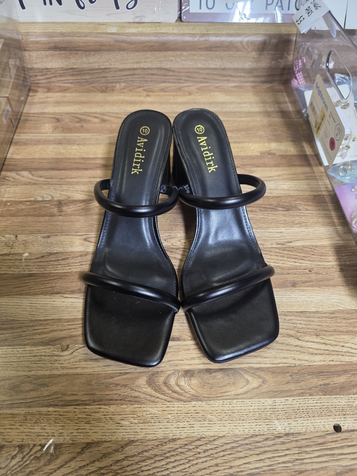 Avidirk, Women’s Size 10, Black leather, block, 3.5in heel sandals. New.