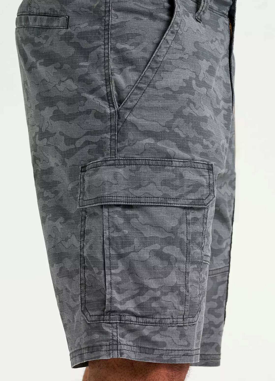 Men’s Wrangler Relaxed Fit Cargo Shorts w/ Stretch Camo Magnet Grey ALL SIZES