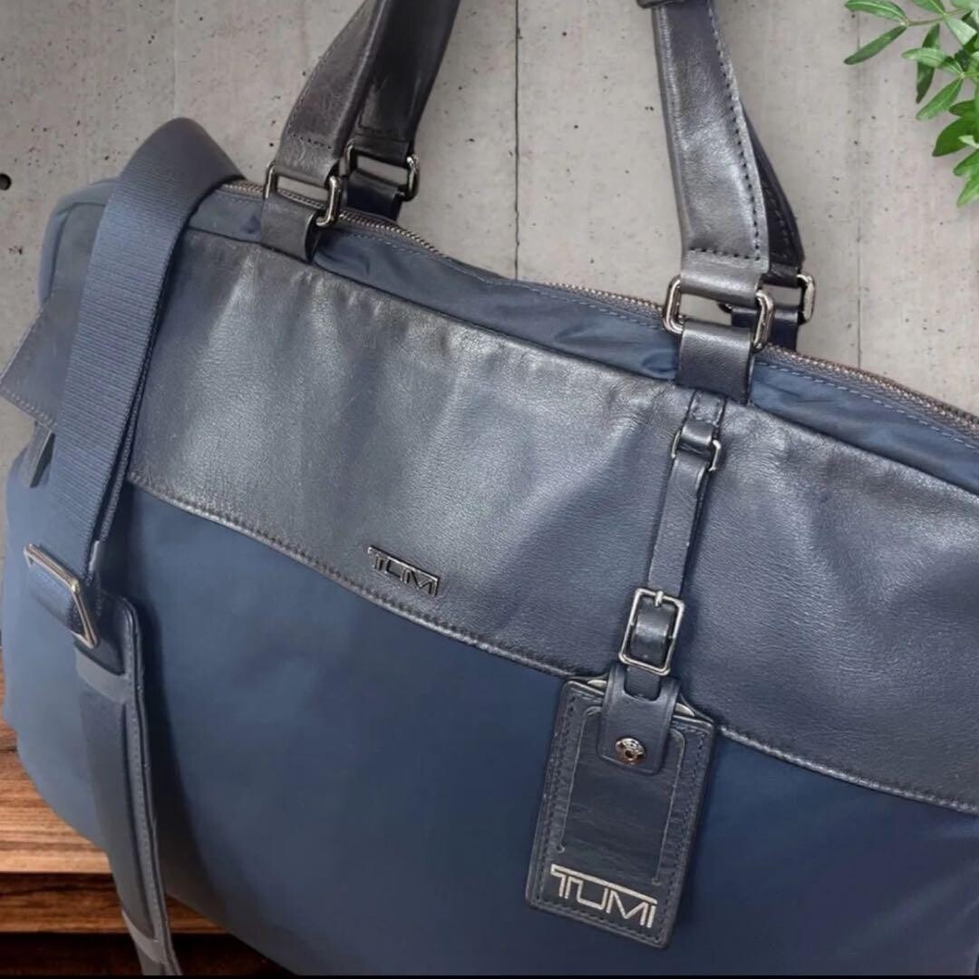 TUMI 2Way Business Bag Nylon Leather Navy Black Model 0481764INDE 14.96in