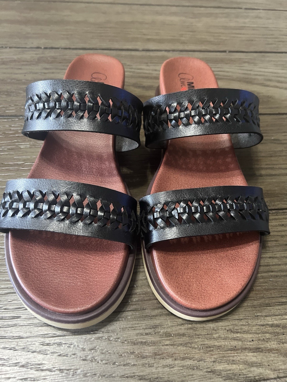 MIA | Romaa Wedge Slide SandalRegular size 9