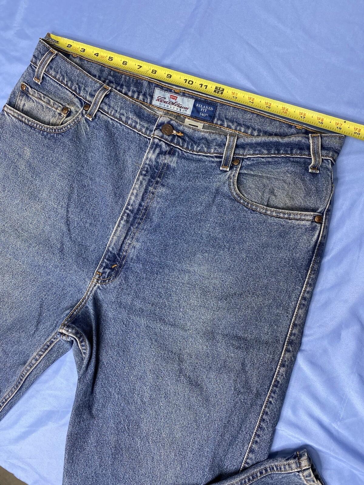 Levi’s 540 Jeans / Relaxed Fit / Vintage 90’s / Size 40×30