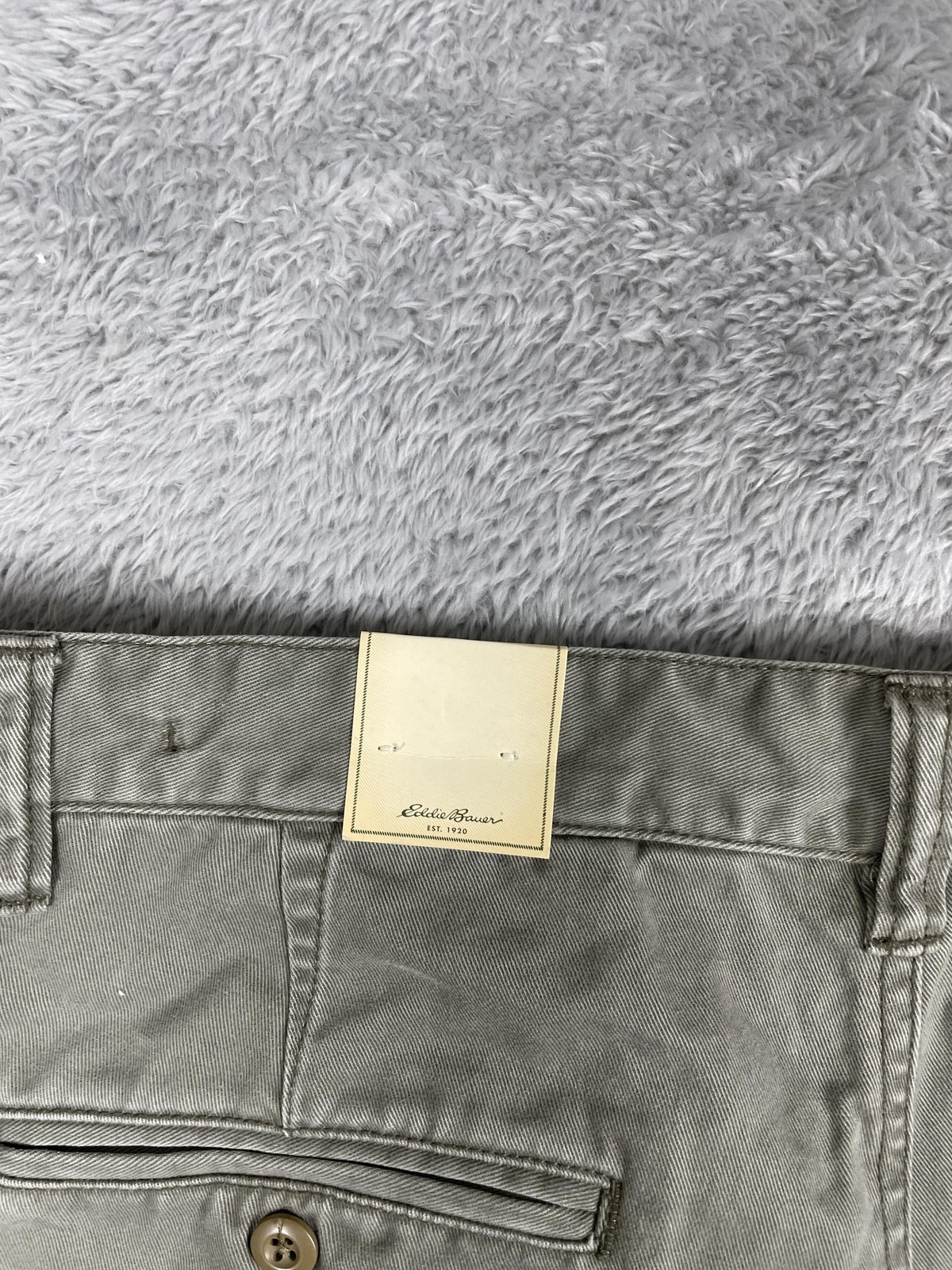 Eddie Bauer Pants Mens 36×32* Artichoke Green Relaxed Fit Pleated Khaki Chino
