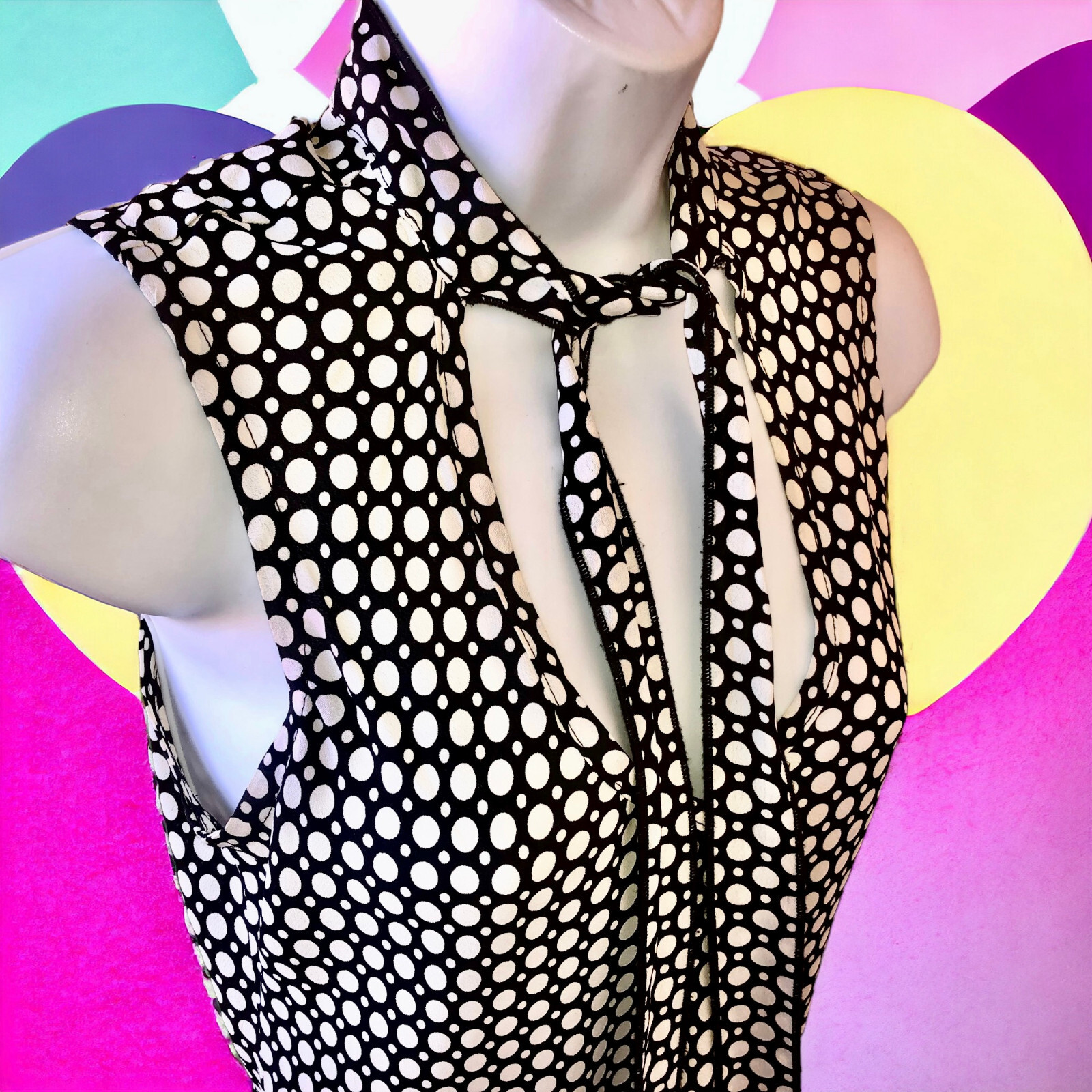 Urban Outfitters Sleeveless Top Blouse Womens size Medium Poka Dot Neck Tie