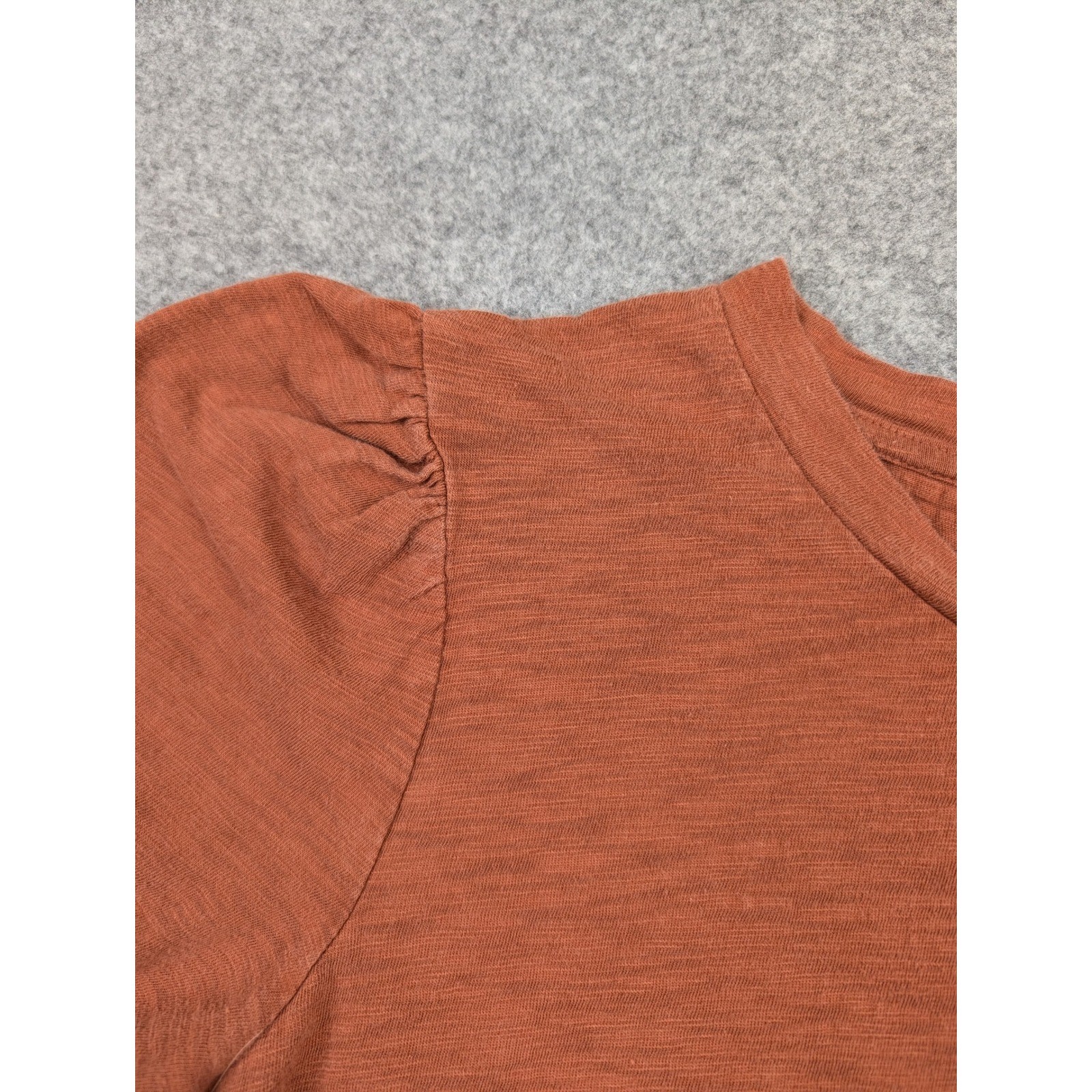 GAP Women Rust Orange Organically Grown Cotton Puff Sleeve Smocked Cuff Tee M