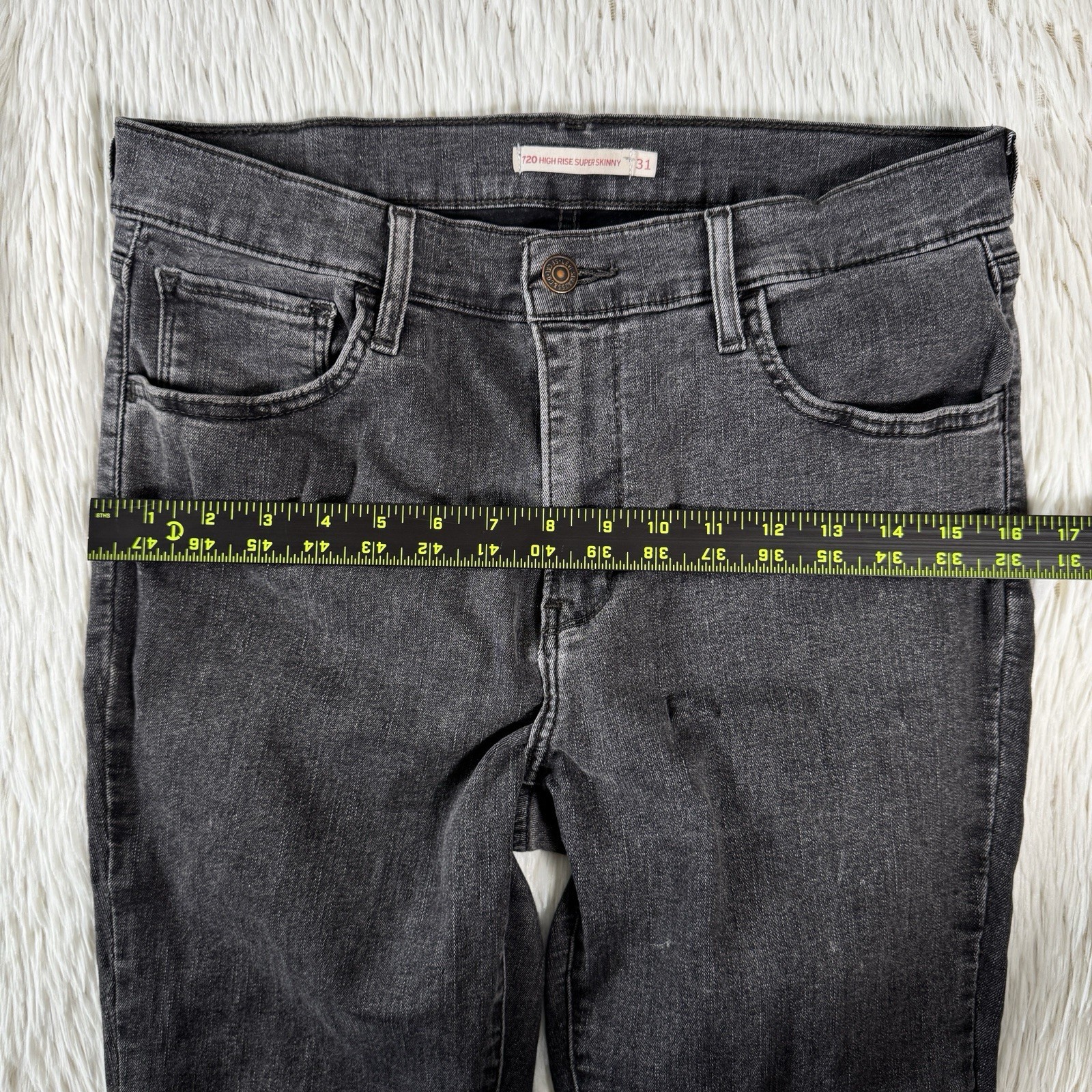 Levi’s 720 Charcoal Wash High-Rise Super Skinny Denim Jeans Women’s Size 31