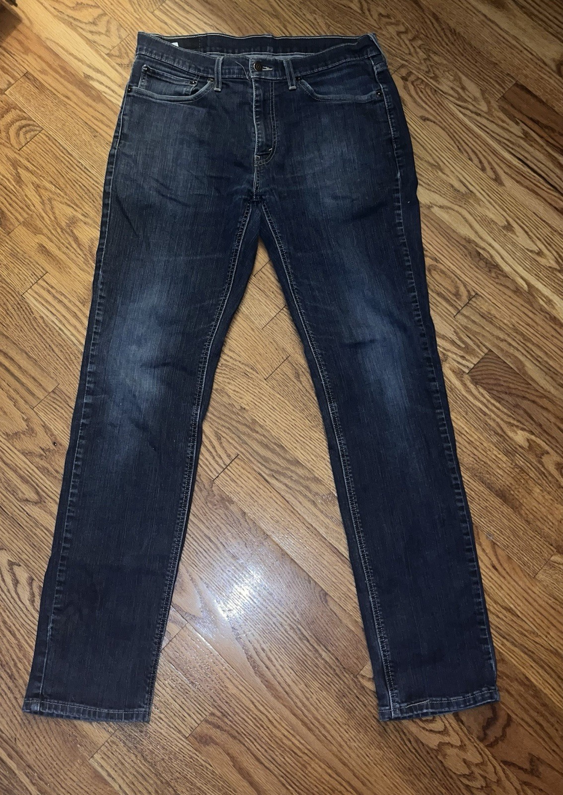 Vintage Levi’s Straight cut y2k dark washed jeans 36 inseam