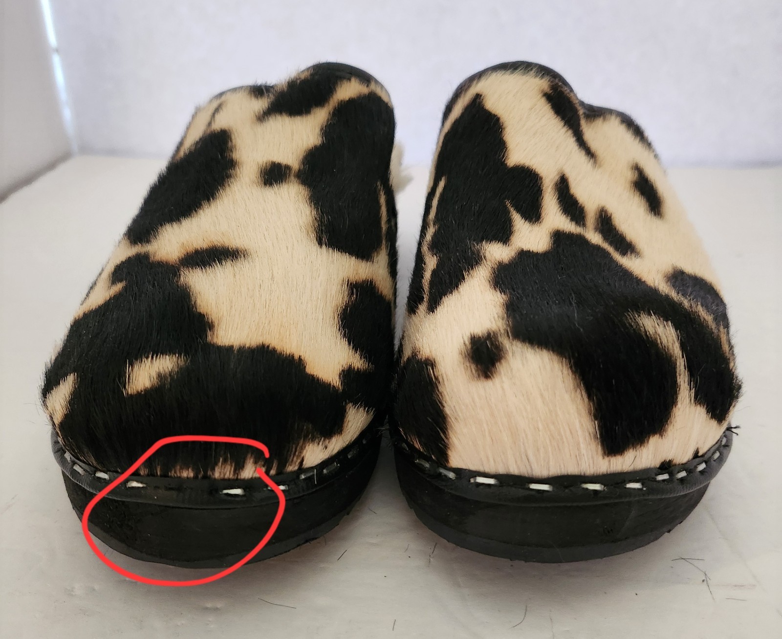 Women’s Tessa Clogs Of Vail Cowhide Cow Print Shoes Size EU 40 US 9/ 9.5 Sweden