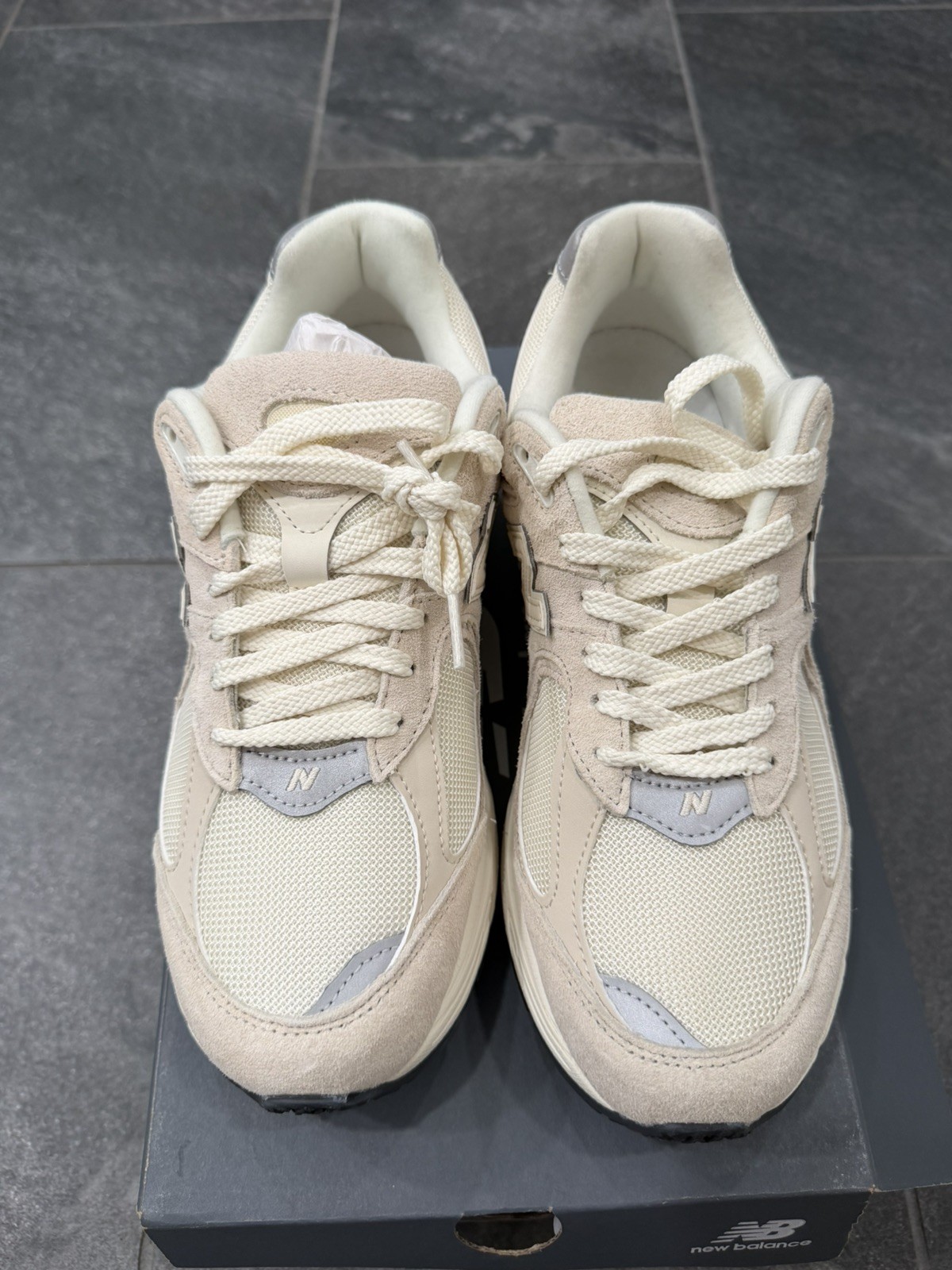 New Balance 2002R Unisex Shoes – US Size 8.5 / W10 M2002RCC Beige Off White DS