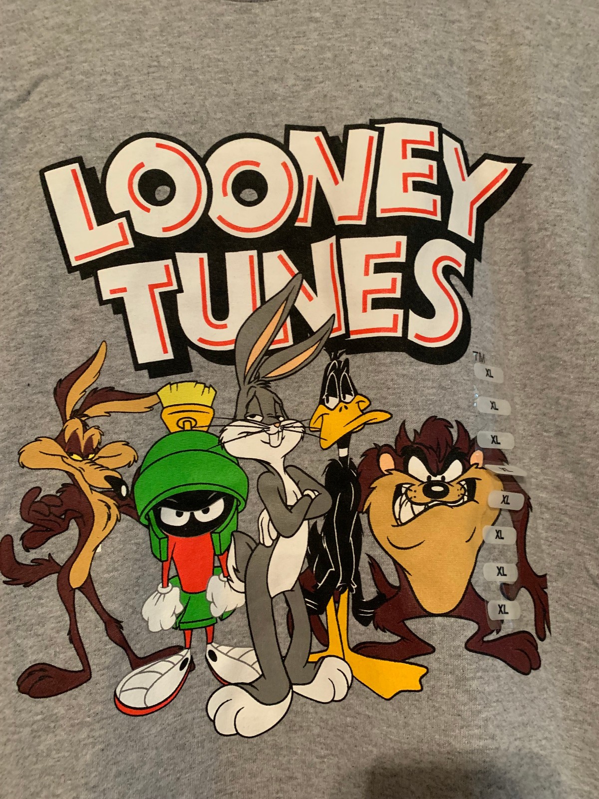 NWT – LOONEY TUNES Character Images Adult Size XL Gray Short Sleeve Tee