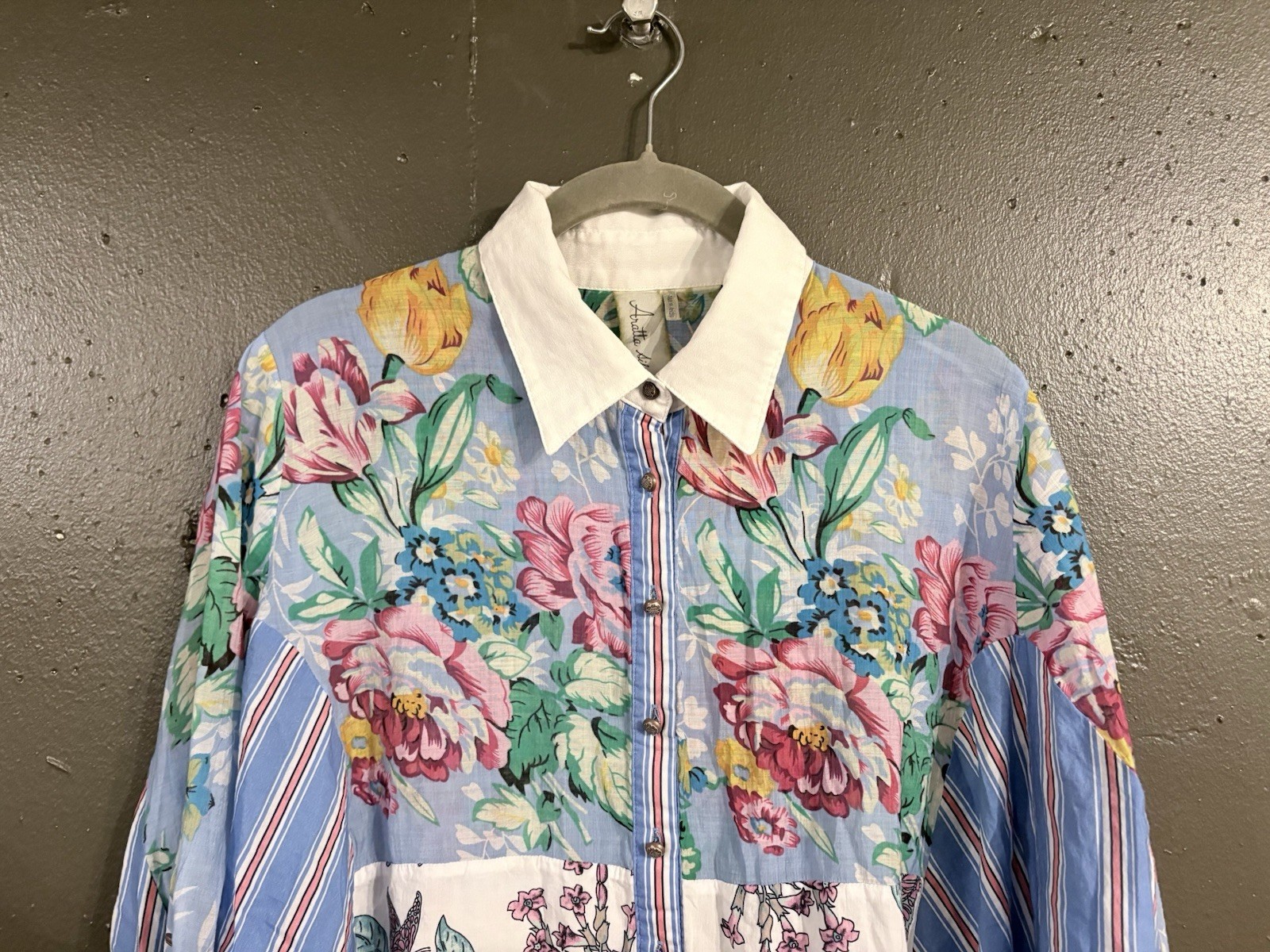 Darling EUC Aratta Silent Journey Floral Multi Pattern Blouse Top Size Small